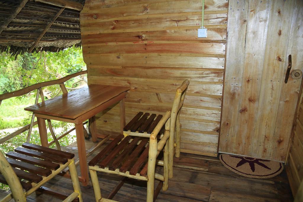 Kumbuk Tree House Villa Тисамахарама Екстериор снимка